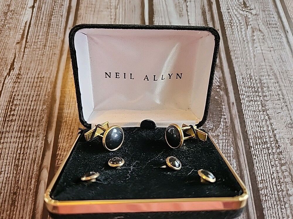 Vintage Neil Allyn Round Classic Cuff Link & Tuxedo Shirt Stud Set Gold Tone